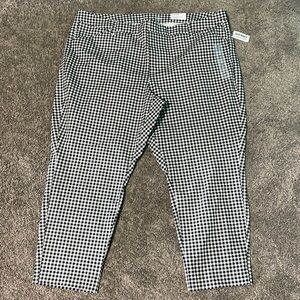 Woman’s old navy gingham